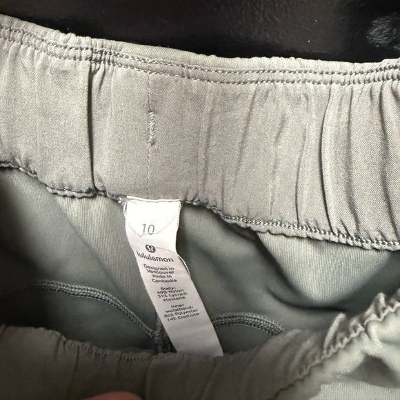 lululemon athletica Green pants with Elastic Waistband and Tapered Ankles - Picture 2 of 3